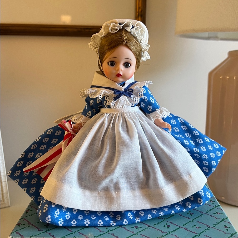 Vintage Madame Alexander Betsy Ross Doll 0731 - Picture 3 of 7